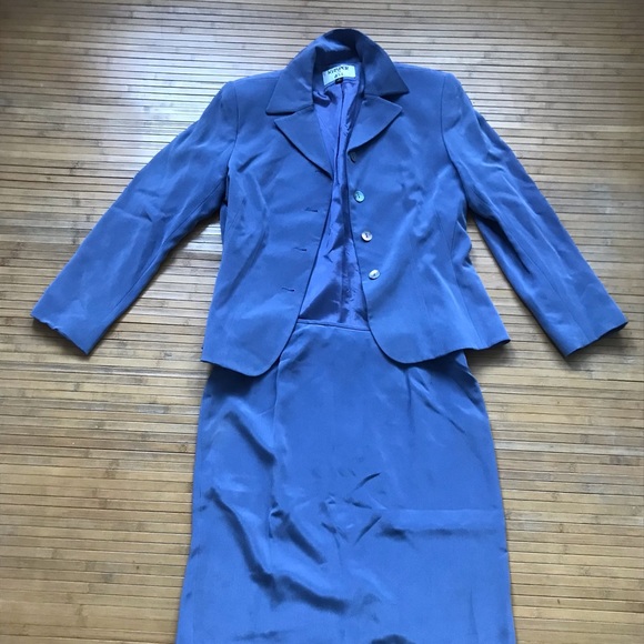 Silk Blazer Set - Picture 6 of 6